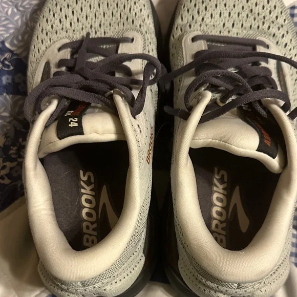 Brooks Gray and Black Athletic Shoes - Picture 3 of 4